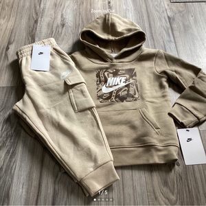 Toddler boys Nike hoodie & cargo joggers outfit size 4T(NWT) ~~NO LOW BALLS~~